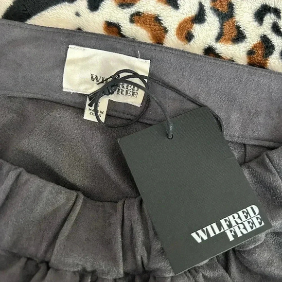 NWT Aritzia Wilfred Free Nescher Skirt Dark Charcoal size S - Picture 6 of 6